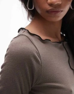 Mango Contrast Seam Detail Lettuce Edge Top In Brown For Women -Mango Sales 207284192 4