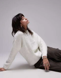 Mango Oversized Crew Neck Jumper In White For Women -Mango Sales 207583203 4